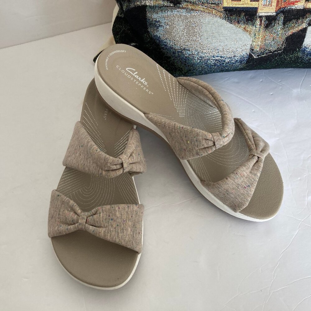 Clark's Cloudsteppers Washable Soft Slide Sandal Sand Color 9W